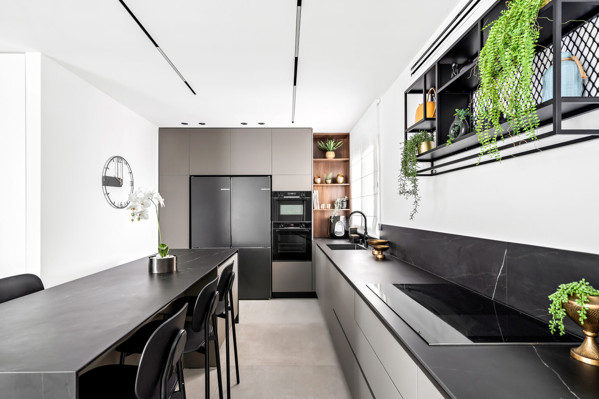 Be'er Ya'akov • The Prestige Penthouse